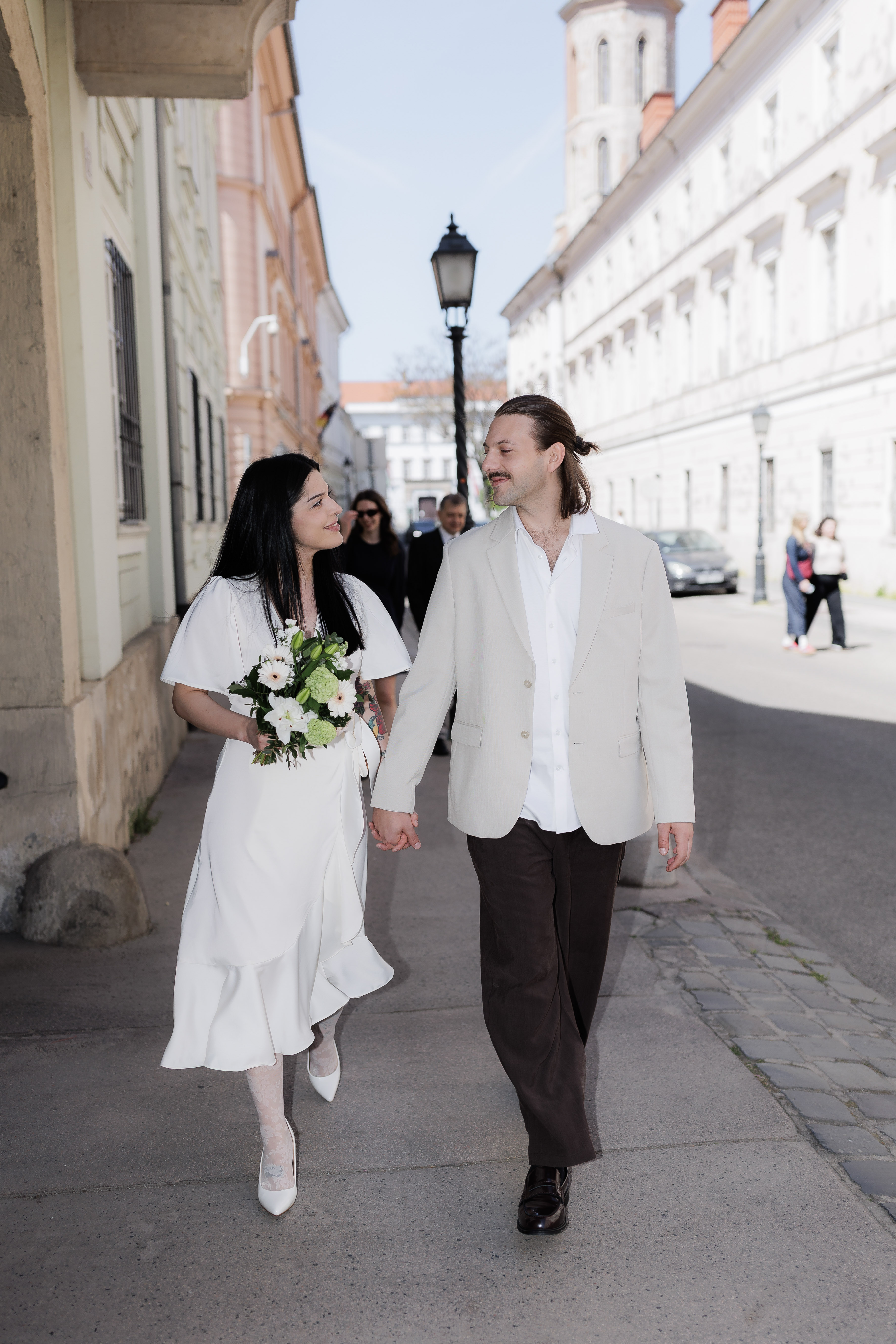 Fanni és Gyuri a belváros utcáin
